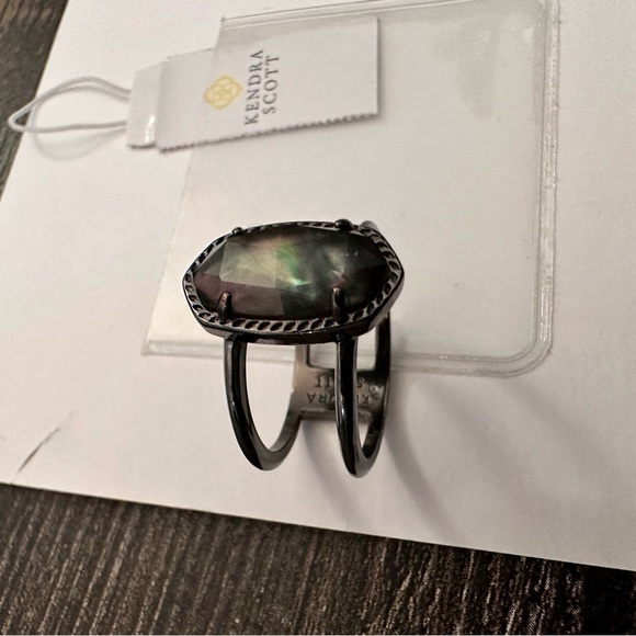 Kendra Scott Elyse Double Band Ring in Gunmetal with Black Mother of Pearl sz7-8 - Picture 12 of 16